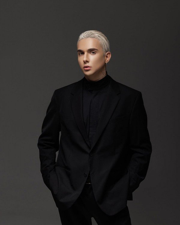 MELOVIN представив пристрасний кліп “Я горю не згораю” — і вирушає у тур!