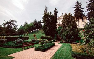 Митрополичі сади (Сад собору Святого Юра)