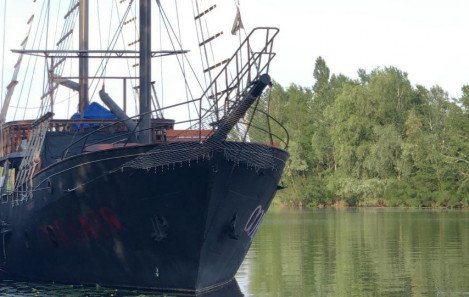 Пиратский корабль Corsair
